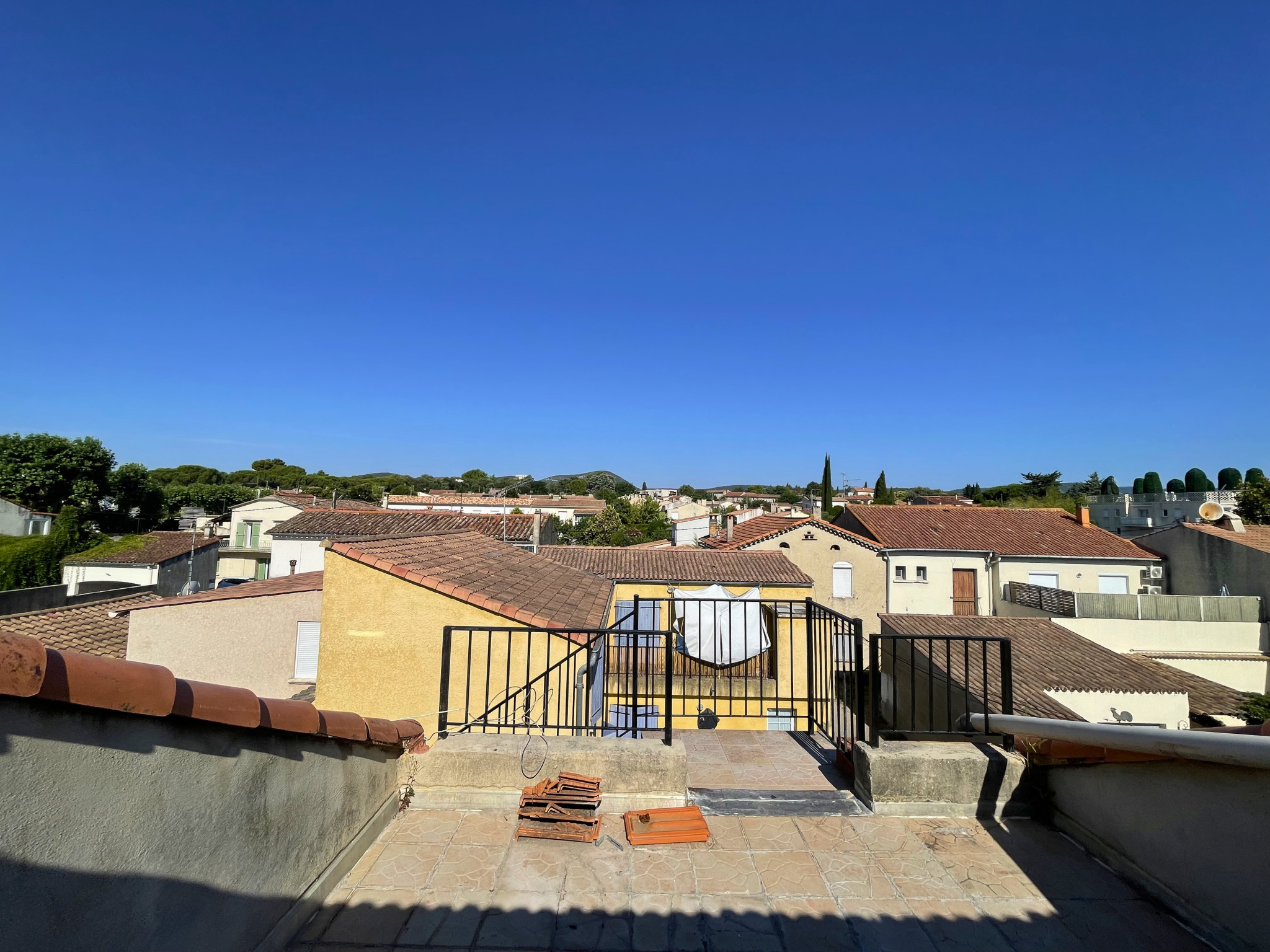 À VENDRE   APPARTEMENT P3 BIS - 52,98M2 CARREZ - 81,42 M2 SURFACE AU SOL  - AVEC TRAVAUX