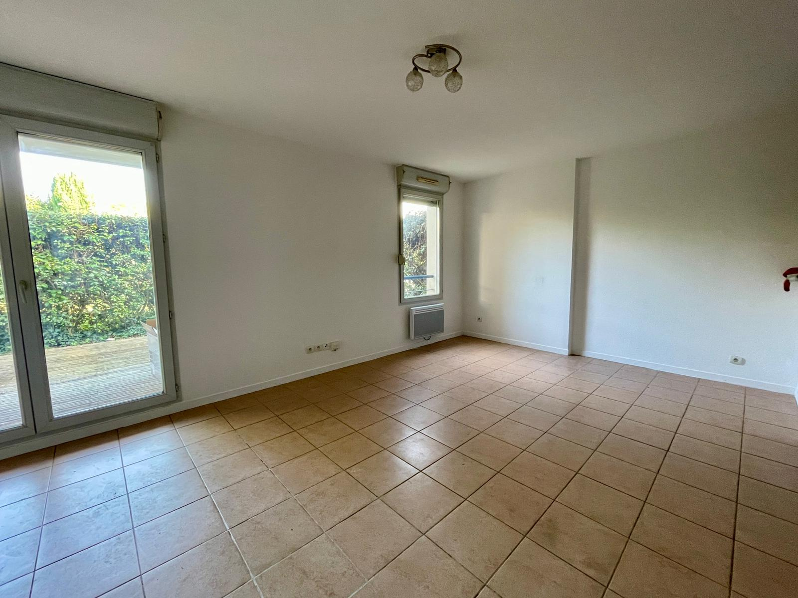Appartement loué de 50 m2 en rez-de-jardin situé dans une r — Carcassonne